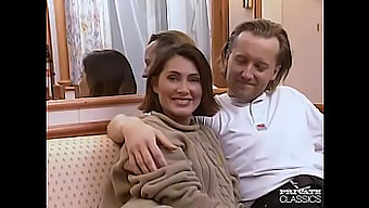 Vintage Milf Gina Dostává Tvrdý Obličej A Tvrdě Stříká