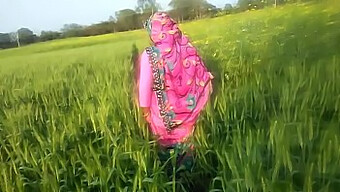 Outdoor Indian Bhabhi'S Amateur Sex In Hindi