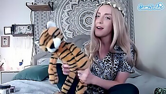 Tiger King Parodie Mit Großem Schwarzen Schwanz Und Cumshot