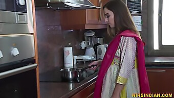 Bhabhi Indiană Își Pierde Virginitatea În Acest Videoclip De Profil Verificat