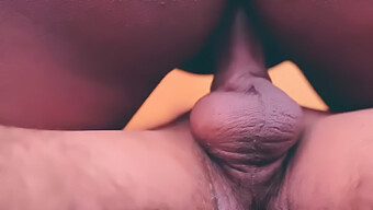 Fodendo Uma Cliente Desi Com Peitos Grandes: Um Vídeo Quente