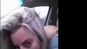 Blowjob Im Auto: Das Orale Vergnügen Einer Blonden Schönheit