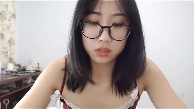 Asian Girl Strips Down To Nothing In 60fps