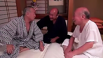 Shigeo Tokuda E Gli Amici Godono Di Una Festa Con Grandi Tette