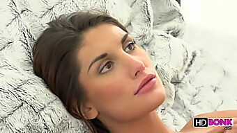 August Ames Dögös Szépsége Keményen Megdugva