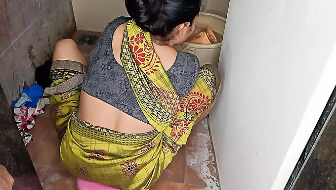 Bisexual Indian Wife Enjoys Saggy Tits And Big Asses