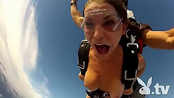 Playboy-Tagget Skydiving Video I 1280x720 Opløsning Kun For Medlemmer