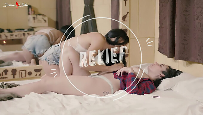 Relief - 4k - 女孩自慰的故事