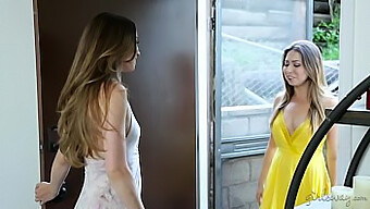 Melissa Moore Ve Capri Anderson Amımı Yala Videosu