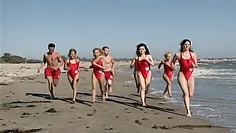 Trío Al Aire Libre Con Una Gran Polla Y Dos Chicas Cachondas