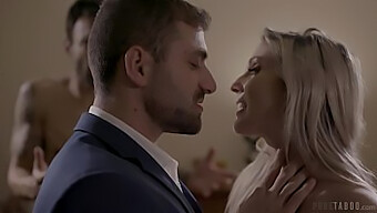 Pełna Scena Z Christie Stevens W Zakazanym Romansie