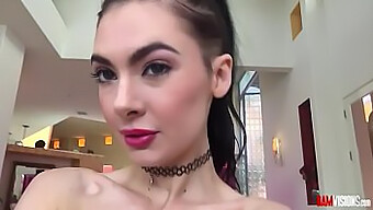 Teen Marley Brinx Bị Kéo Dài Lỗ Đít Trong Cảnh Đụ Đít Khó Tính Này