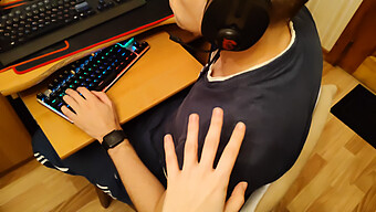 Orgasmo Di Coed In Un Gioco Pov