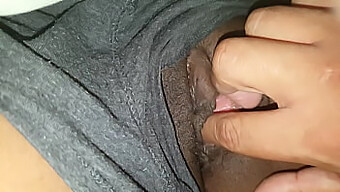 Memek Hitam Yang Manis: Bermain Dengan Memek Hitam Amatir