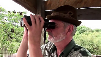 Viejo Seduce Y Folla A Jovencita En La Naturaleza