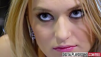 18+ Teen Natalia Starr Zeigt Ihren Roten Lippenstift Und Ihre Großen Brüste