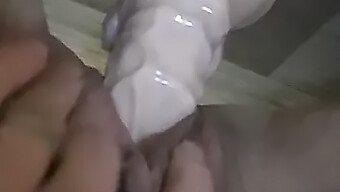 Milf Amatir Sejati Mendapatkan Creampie Dengan Dildo